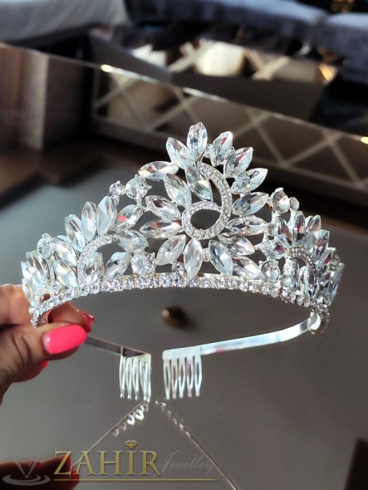 Аксесоари за коса - Удивително красива луксозна корона 19 на 6 см с многобройни бели кристали на сребриста метална основа със зъбчета - D1182